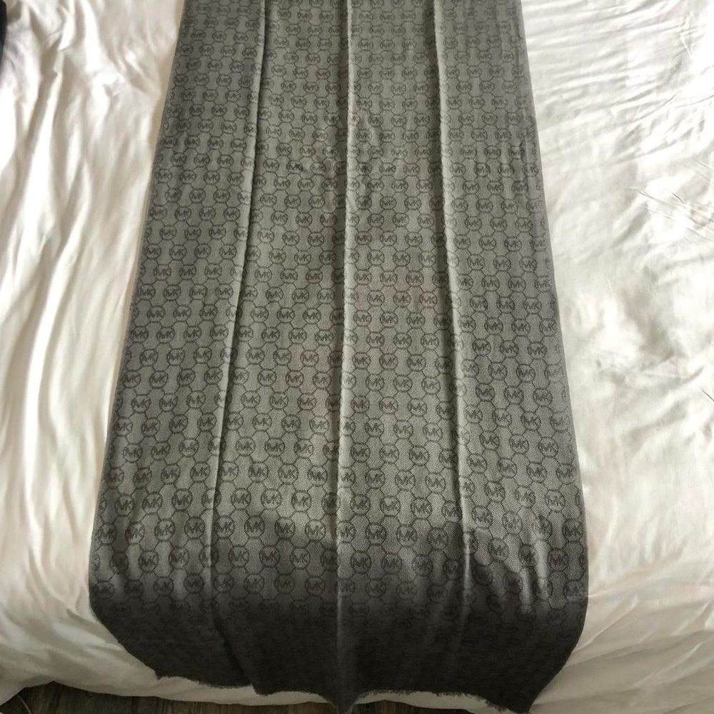 Michael Michael Kors Gray Scarf